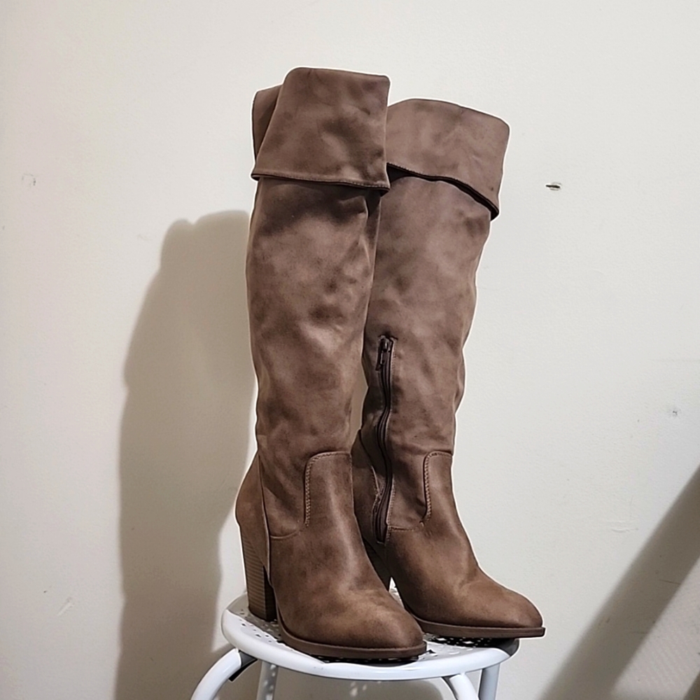 Gorgeous Over the Knee Beige Boots